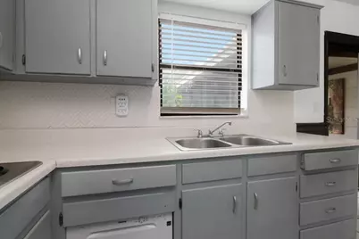 8709 N Renfrew Place, Tampa, FL 33604 - Photo 7