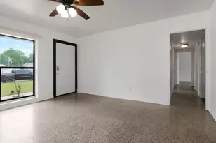 8709 N Renfrew Pl, Tampa, FL 33604 - Photo 9