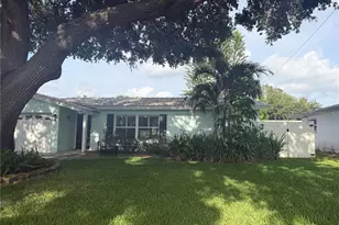 704 23rd St SW, Largo, FL 33770 - Photo 3