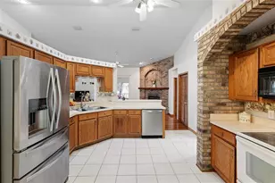 2770 Buckhorn Oaks Dr, Valrico, FL 33594 - Photo 11