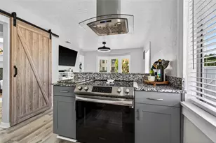 2561 13th Ave N, Saint Petersburg, FL 33713 - Photo 9