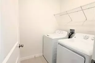 36162 Obsidion Ln, Zephyrhills, FL 33541 - Photo 17