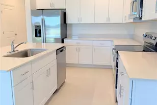 36162 Obsidion Ln, Zephyrhills, FL 33541 - Photo 7