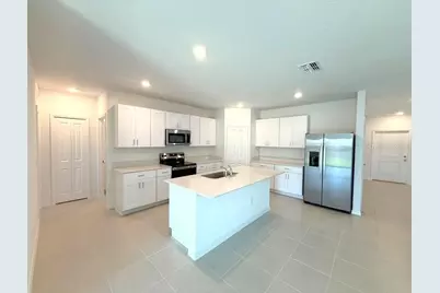 11921 Noble Chase Path, Dade City, FL 33525 - Photo 5