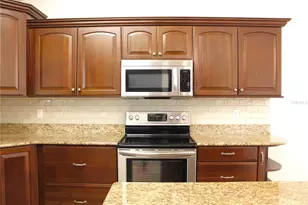 1913 Firethorn Ct, Brandon, FL 33511 - Photo 9