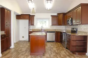 1913 Firethorn Ct, Brandon, FL 33511 - Photo 5