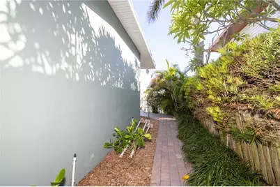 440 Palm Island SE, Clearwater Beach, FL 33767 - Photo 45