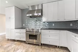 440 Palm Island SE, Clearwater Beach, FL 33767 - Photo 19