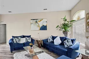 8155 Woodvine Cir, Lakeland, FL 33810 - Photo 5