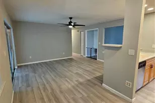 2041 Shadow Pine Dr, Brandon, FL 33511 - Photo 7