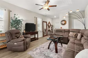 7201 Sweet Alyssum Ct Ct, Tampa, FL 33619 - Photo 11