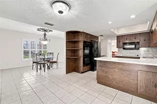 2705 Silver Lake Ave, Tampa, FL 33614 - Photo 15