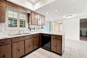 2705 Silver Lake Ave, Tampa, FL 33614 - Photo 13