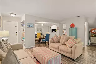 908 Byron Ln, Sarasota, FL 34243 - Photo 5