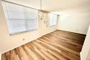4880 Locust St NE, Saint Petersburg, FL 33703 - Photo 5
