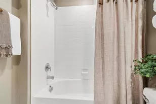 852 Tennyson Mill Cir, Tampa, FL 33619 - Photo 27