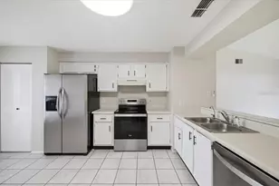 1901 Castle Bay Ct, Oldsmar, FL 34677 - Photo 11
