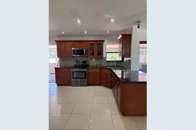 8240 NW 181st Street, Hialeah, FL 33015 - Photo 3