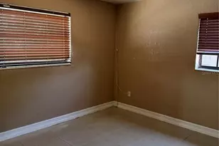 8240 NW 181st St, Hialeah, FL 33015 - Photo 5