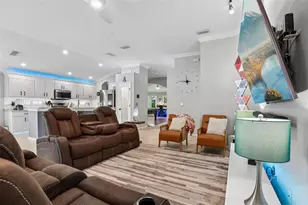 19009 Falcons Pl, Tampa, FL 33647 - Photo 9