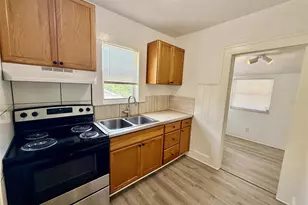 1135 Highland St N, Saint Petersburg, FL 33701 - Photo 9