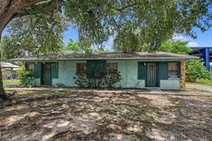 8605 N 12th St, Tampa, FL 33604 - Photo 1