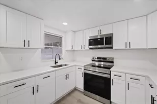 9240 Sterling Ln, Port Richey, FL 34668 - Photo 23