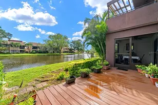 875 S Village Dr N, Saint Petersburg, FL 33716 - Photo 27