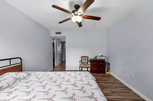 875 S Village Dr N, Saint Petersburg, FL 33716 - Photo 15