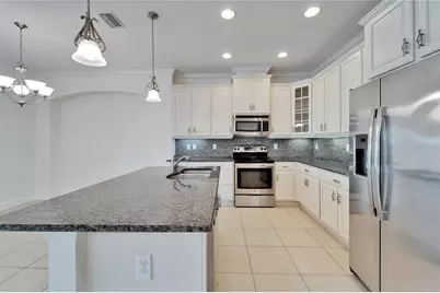 970 Pembroke Point Way, Sun City Center, FL 33573 - Photo 11