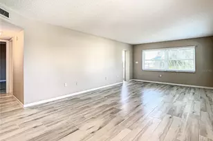4575 Cove Cir, Saint Petersburg, FL 33708 - Photo 7