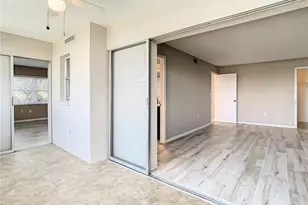 4575 Cove Cir, Saint Petersburg, FL 33708 - Photo 17