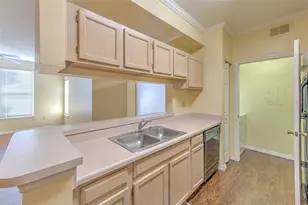 5620 Pinnacle Heights Cir, Tampa, FL 33624 - Photo 11