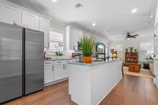 324 6th St E, Bradenton, FL 34208 - Photo 9