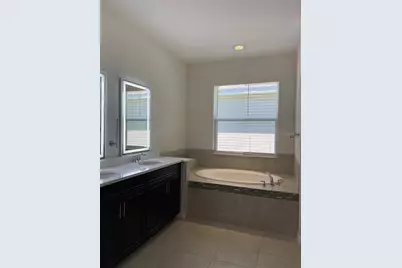 7905 Silver Clover Court, Riverview, FL 33578 - Photo 9