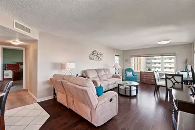 4550 Cove Circle #1009, Saint Petersburg, FL 33708 - Photo 7