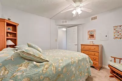 4550 Cove Circle #1009, Saint Petersburg, FL 33708 - Photo 23