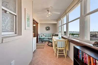 4550 Cove Circle #1009, Saint Petersburg, FL 33708 - Photo 15