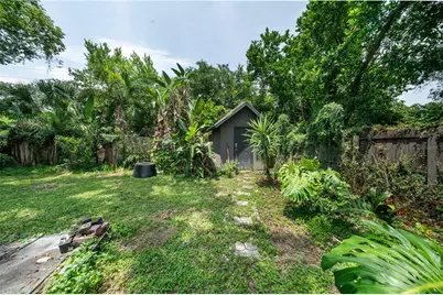 304 E Hydrangia Street, Tampa, FL 33612 - Photo 13