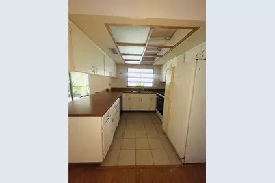 7250 Woodbrook Dr, Tampa, FL 33625 - Photo 5