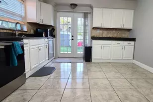 2306 W St Joseph St, Tampa, FL 33607 - Photo 5