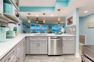 205 Dolphin Point, Clearwater Beach, FL 33767 - Photo 21