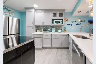 205 Dolphin Point #4, Clearwater Beach, FL 33767 - Photo 25