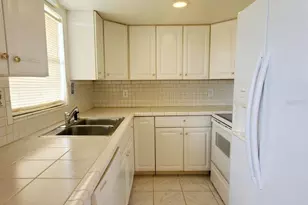 201 Bedford Trail, Sun City Center, FL 33573 - Photo 9