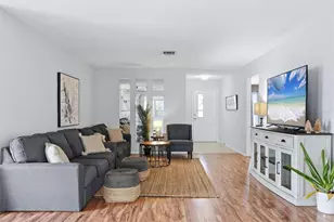 709 Hickory Ln, Bradenton, FL 34208 - Photo 9