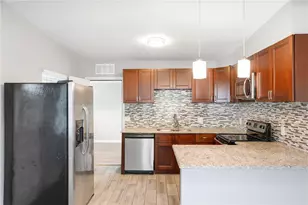3219 40th St N, Saint Petersburg, FL 33713 - Photo 7