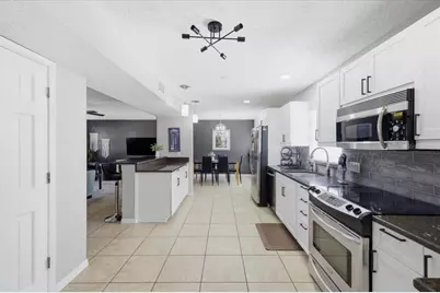 4710 Travertine Drive, Tampa, FL 33615 - Photo 9