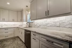 510 Wideview Ave, Tarpon Springs, FL 34689 - Photo 9