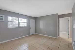 10315 N 9th St, Tampa, FL 33612 - Photo 7