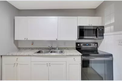 10315 N 9th Street #A, Tampa, FL 33612 - Photo 11